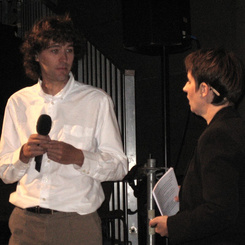 Pablo Machón receiving the Prix Ars Electronica 2005 Award of Distinction - Digital Communities on behalf of the FSF